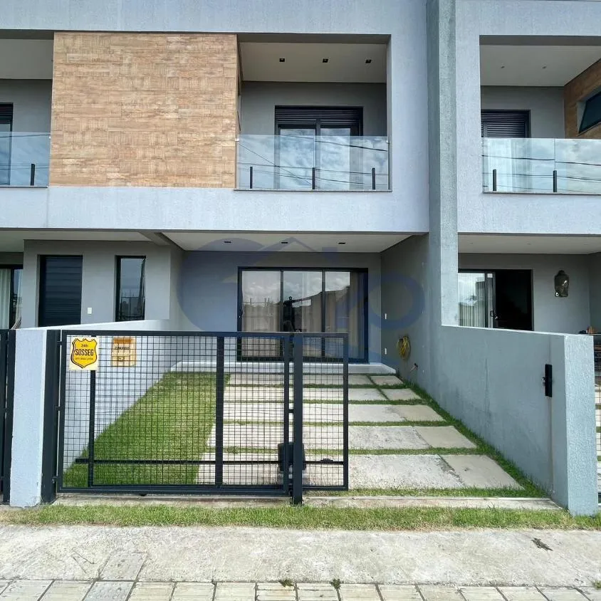 Foto do imóvel Sobrado a venda com 2 suites no Morada das Palmeiras em Torres/RS