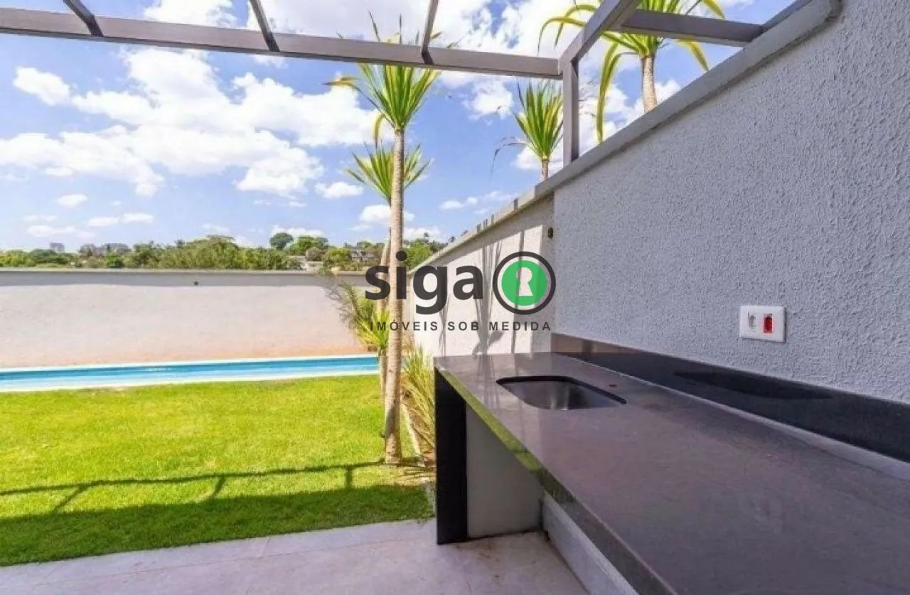 Foto do imóvel Casa em Condomínio Fechado com 4 Suítes, Piscina e Quintal Amplo