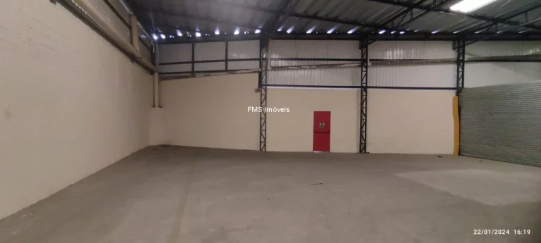 Imagem Galpão com 3600m² em Taboão da Serra - SP