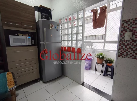 Imagem Apartamento à venda com 77m², 2 quartos, 2 banheiros, varanda frente mar por R$555.000,00 na Aparecida em Santos