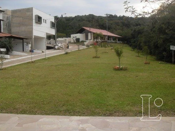 Imagem Terreno de 300 m² no charmoso bairro Hípica