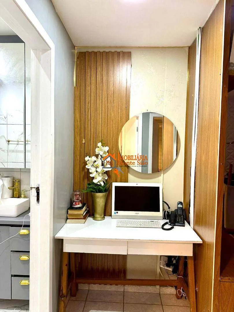Imagem Apartamento com 2 dormitórios à venda, 52 m² por R$ 220.000,00 - Pimentas - Guarulhos/SP