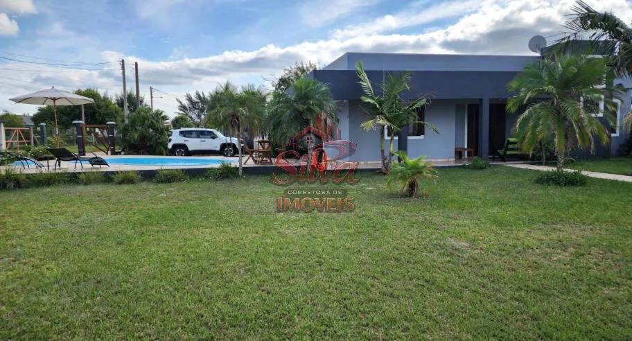 Imagem C759 | Casa c/ piscina na Av. Principal