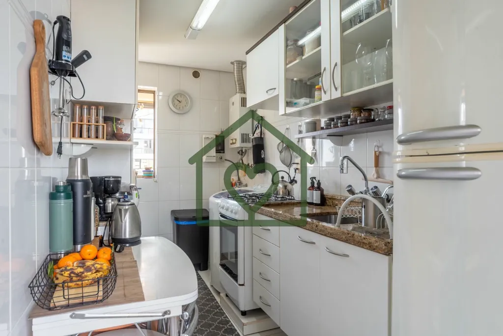 Imagem Excelente apartamento no bairro Menino Deus com 2 dormitórios, sendo 1 suíte. Possui living para 2...