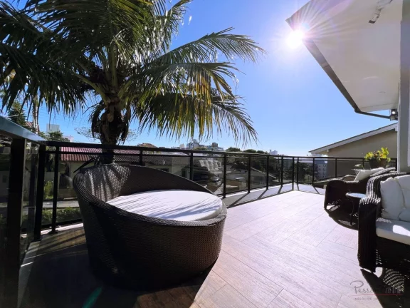 Imagem Excelente Casa no Itaguaçu com 4 quartos sendo 3 suites, piscina e área com churrasqueira. Esta Be...