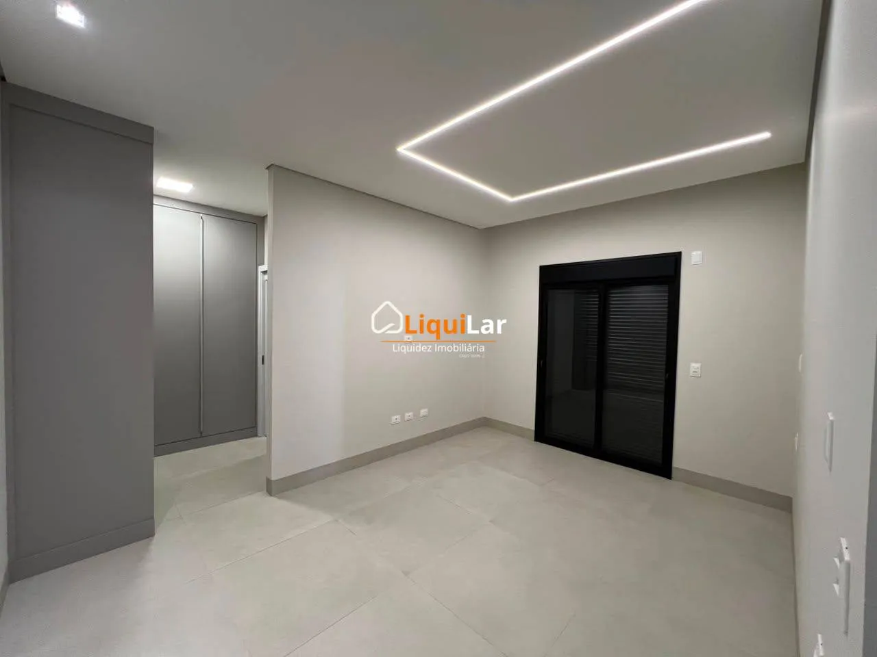 Imagem Alphaville 4 | Casa Térrea com Escritório, Cozinha Separada e Piscina Aquecida