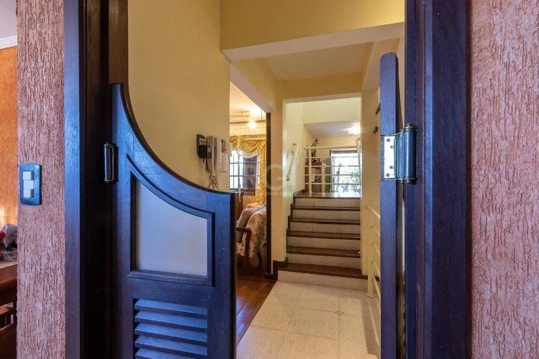 Imagem Casa para Venda - 308.25m², 3 dormitórios, sendo 1 suites, 5 vagas - Cristal