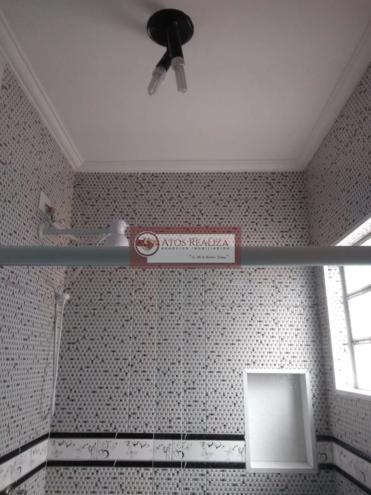 Imagem Alugue Casa/Fundos, 1 quarto em Jardim Lallo por R$ 950,00