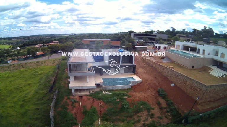 Imagem ALTO PADRÃO 5 SUÍTES PISCINA DE BORDA INFINITA LAZER COMPLETO CASA/CASEIRO
