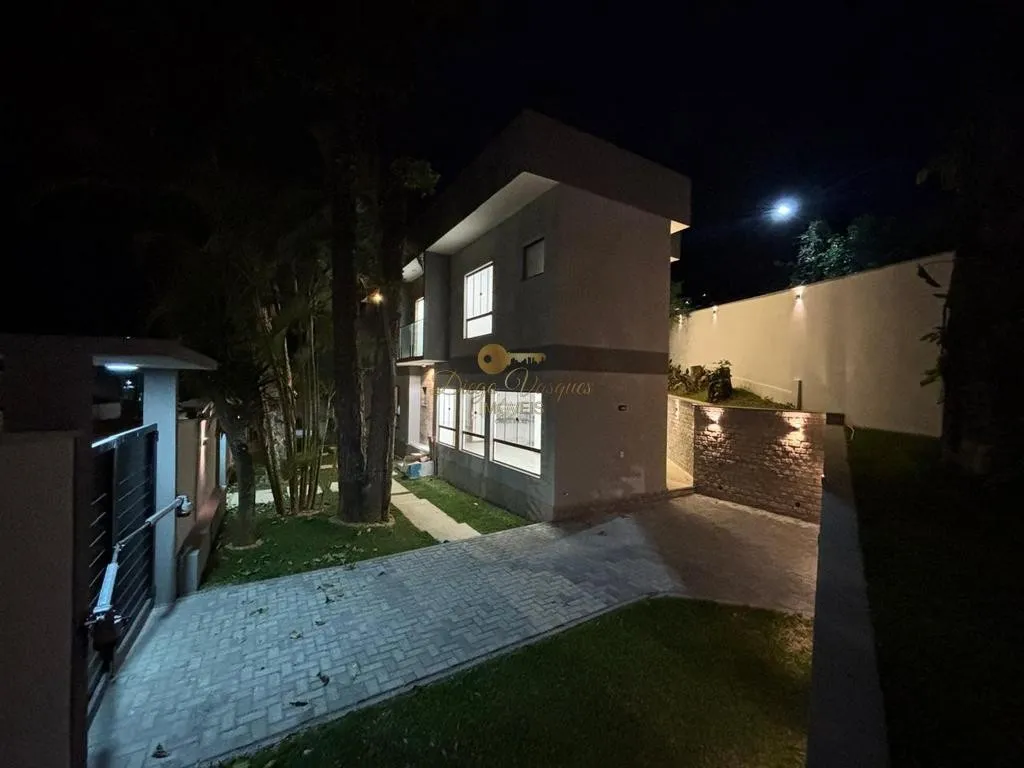 Imagem Casa em Condomínio para Venda em Teresópolis / RJ no bairro Alto