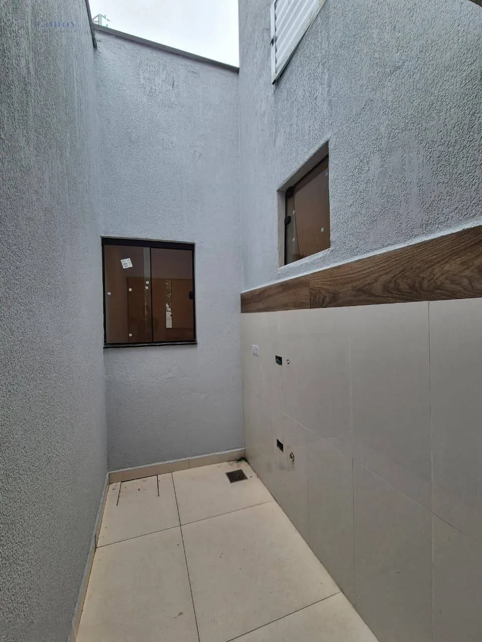 Imagem Casa moderna com excelente padrão de acabamento e localização privilegiada.