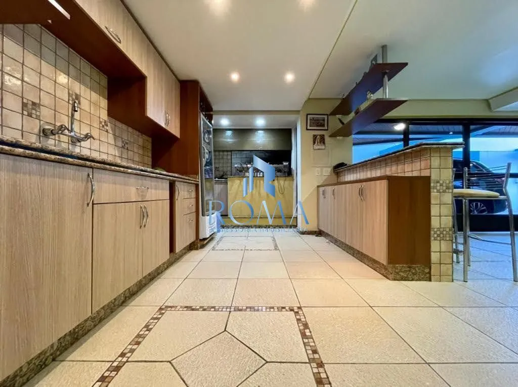 Imagem Casa 6 dormitórios à venda Nossa Senhora de Lourdes Santa Maria/RS