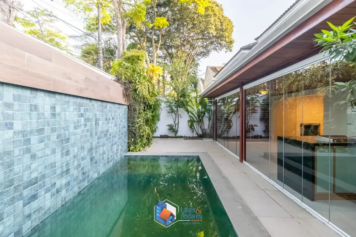 Imagem Casa no condomínio Condomínio Village Place para venda com 4 quartos, sendo 3 suítes, 402m²