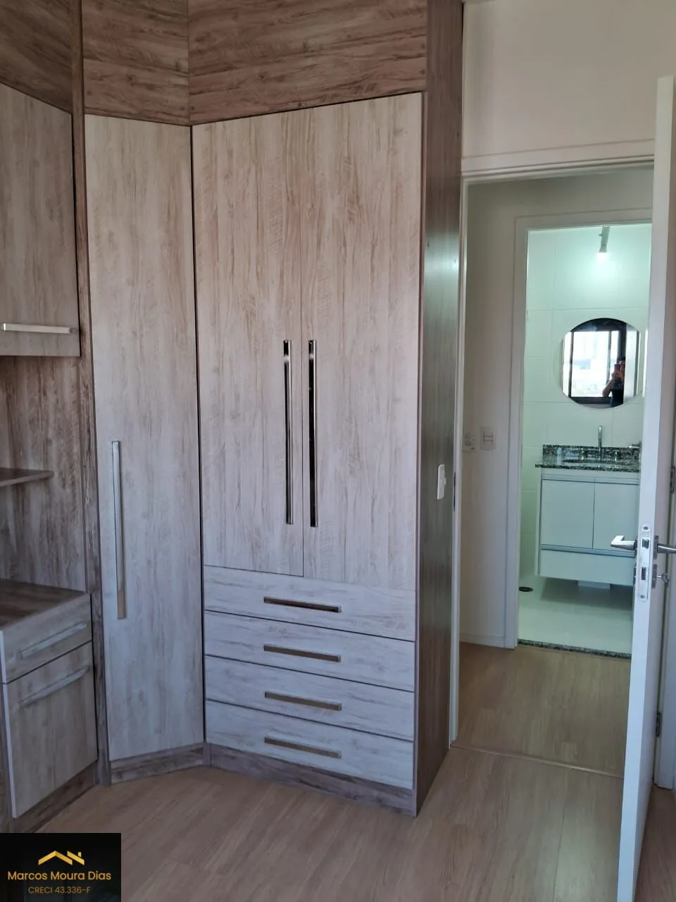 Imagem Apartamento Via Leopoldina, sala com Varanda, 2 Dormitórios( 1 suíte), 1 Vaga, Prédio com Lazer, Portaria 24 hs