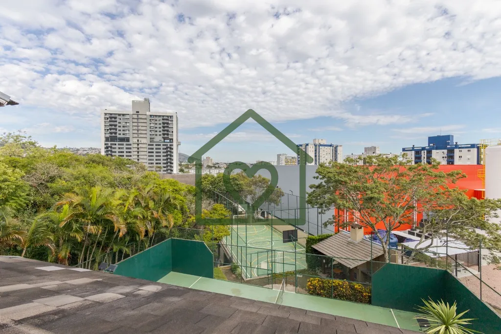 Imagem Casa semimobiliada em condomínio com infraestrutura completa, localizada no bairro Jardim Carvalho,...