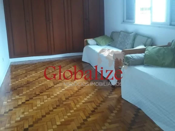 Imagem Casa à venda com 200m², 4 quartos, sala 3 ambientes, 3 vagas por R$1.280.000,00 no Boqueirão em Santos