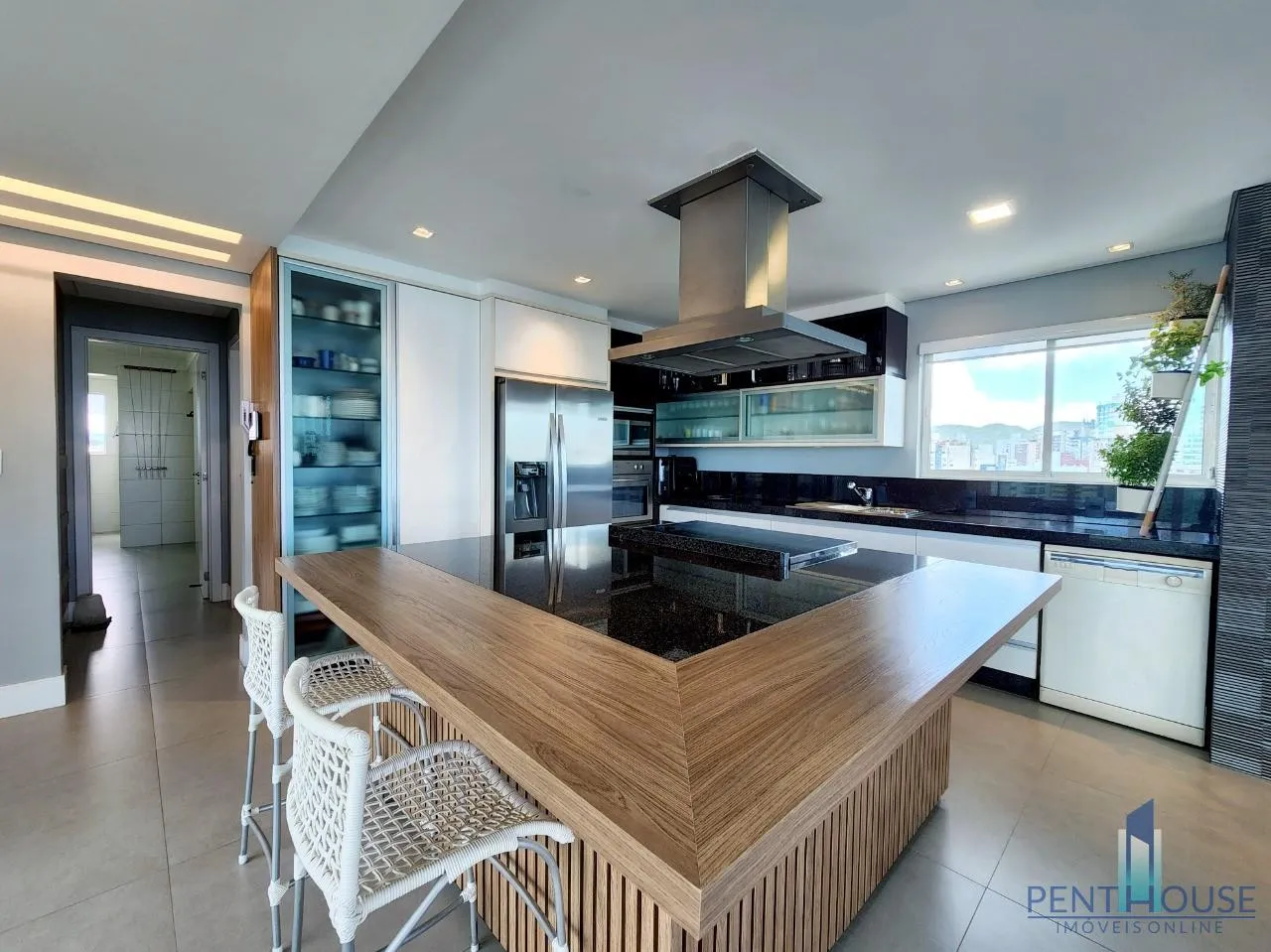 Imagem Cobertura Duplex para Venda em Balneário Camboriú, CENTRO, 3 dormitórios, 3 suítes, 4 banheiros, 3 vagas