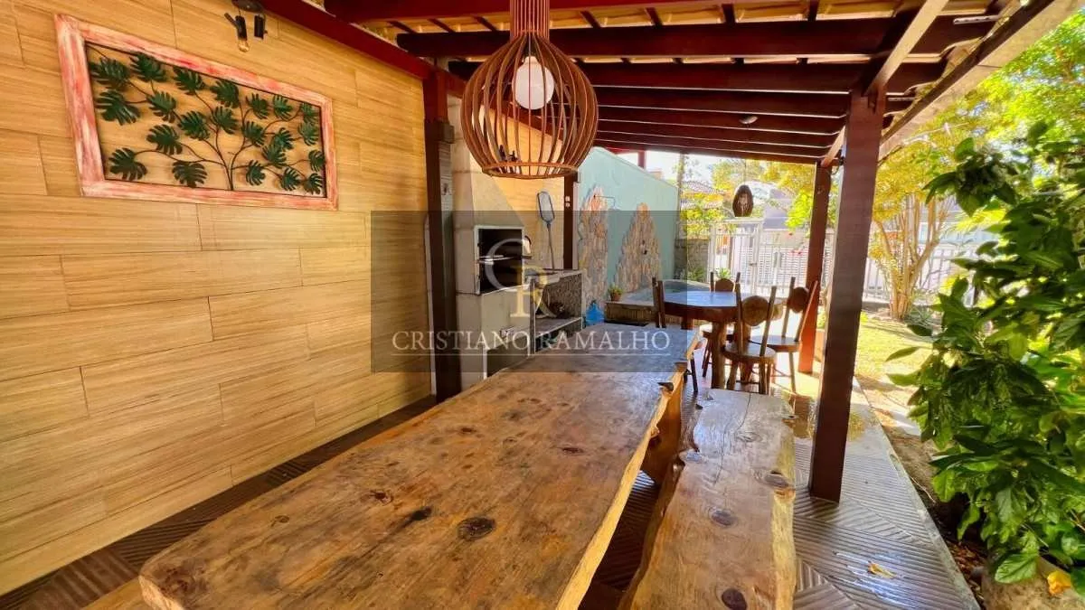 Imagem Casa de condomínio à venda em Cabo Frio, Peró, com 2 quartos, 161,79m2