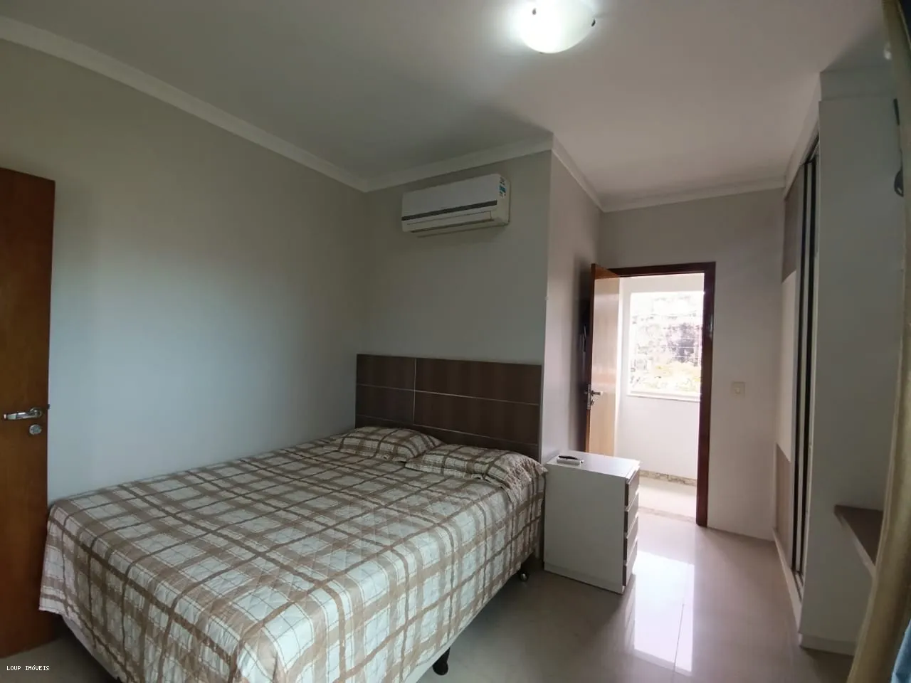 Imagem Casa para Venda em Fortaleza, Jóquei Clube, 4 dormitórios, 3 suítes, 4 banheiros, 6 vagas