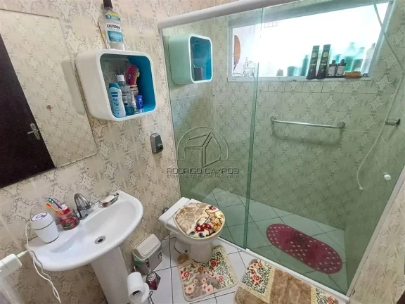 Imagem Espaçosa Casa Geminada 2 Quartos sendo 1 suíte e com edícula assobradada em Tupi, Praia Grande - R$650 mil