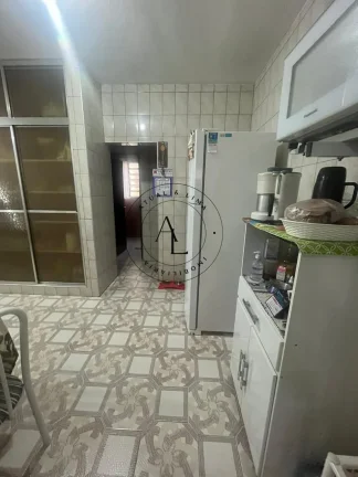Imagem Casa Aconchegante com 3 Quartos, Edícula e Ótima Área Externa!