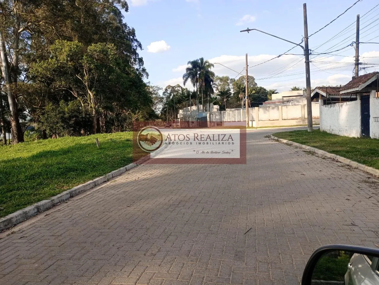 Imagem Vendo Oportunidade no parque do terceiro lago. Vendo casa em condomínio parque terceiro lago, terreno de 504m², 180m² de área útil, 2 Dormitirios, sacada, 2 salas, 2 Banheiros, 3 vagas de garagem, canil e poço artesiano, valor de SUPER Oportunidade. R$ 65