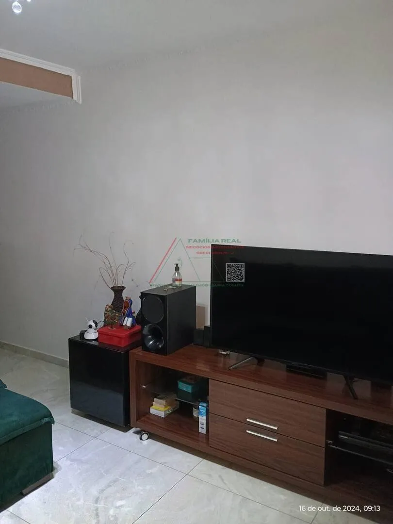 Imagem Sobrado à Venda, no jardim Itapemirim, Centro de Itaquera, com 03 Dormitórios, 01 Vaga de Garagem. com Edícula e quintal nos fundos.