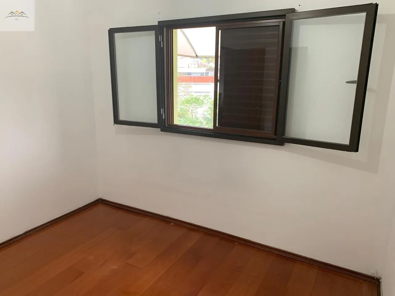 Imagem Apartamento à venda na V. V. Vitória em Santo André 2 dorm. 1 vg. 70m²