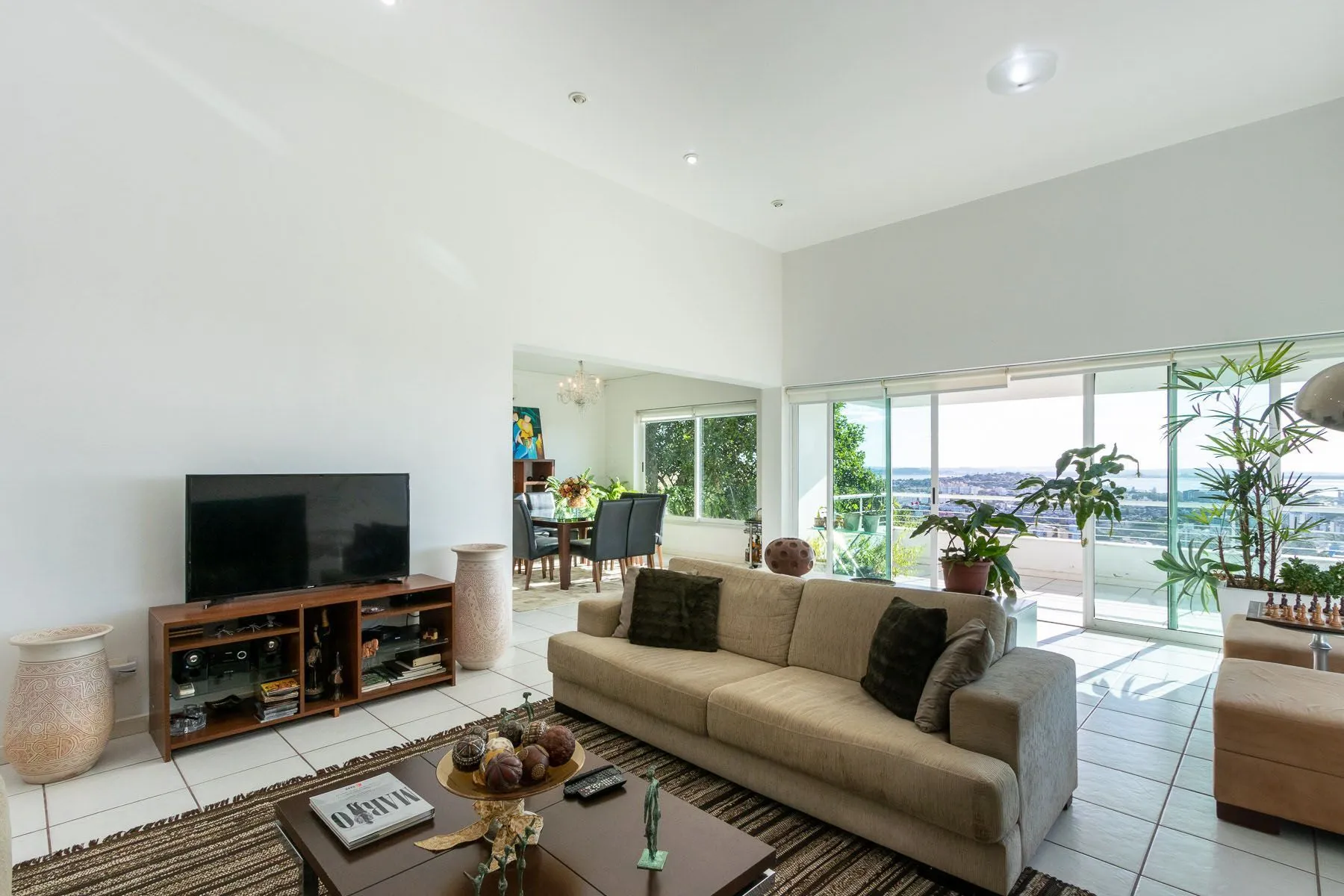 Imagem Casa para Venda - 470m², 3 dormitórios, sendo 1 suites, 6 vagas - Nonoai