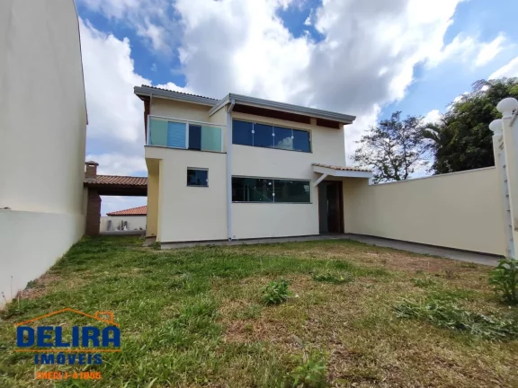 Imagem Casa com uma ótima localização em associação com garagem para 6 carros