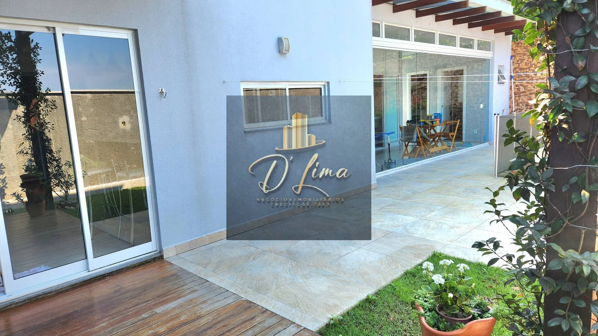 Imagem Casa em condomínio fechado á venda com 3 quartos em Forquilhas