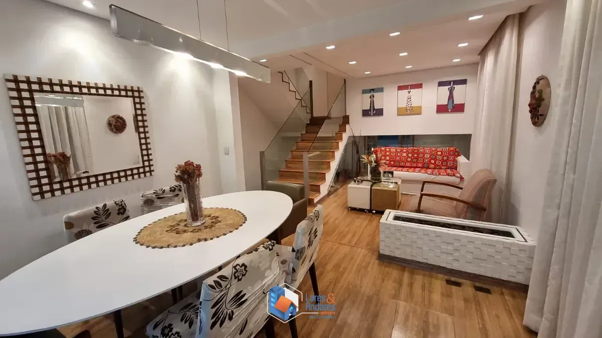 Imagem Casa para venda em Vila Suzana com 4 quartos, sendo 2 suítes, 340m²