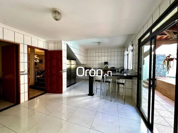 Imagem Sobrado à venda, 328 m² por R$ 1.190.000,00 - Jardim América - Goiânia/GO