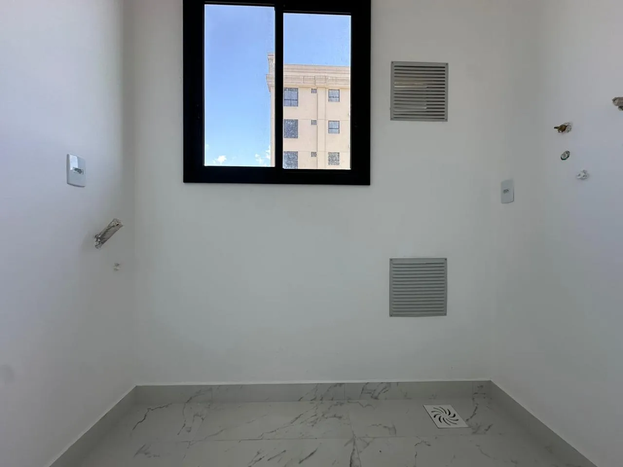 Imagem Apartamento com vista para o mar à venda com 102m2 por R$ 3.900.000,00