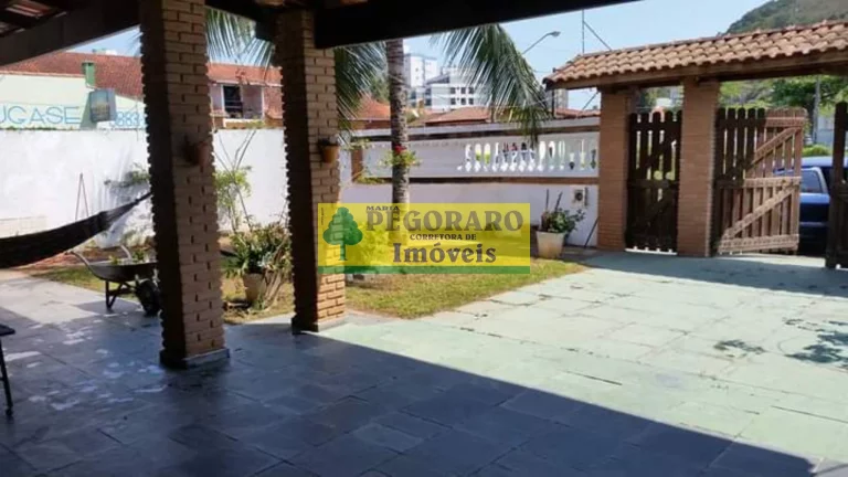 Imagem Casa com Piscina à venda na Prainha Caraguatatuba, 2 quartos, 1 suíte, 1 sala, 3 banheiros, 2 vagas