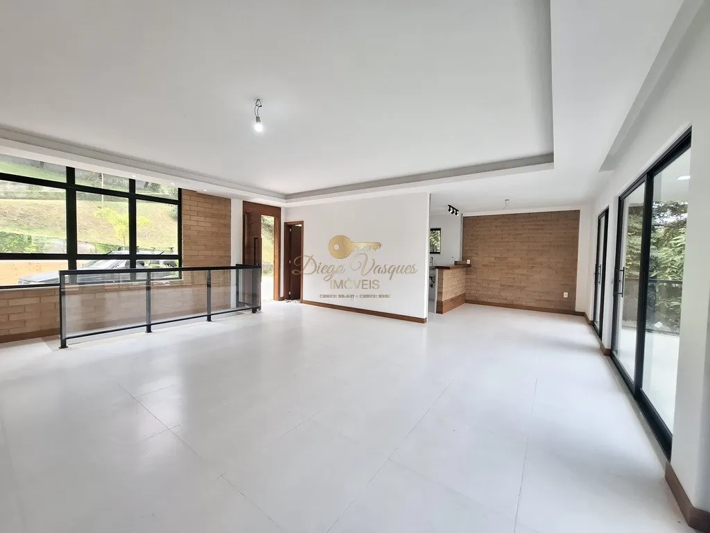 Imagem Casa em Condomínio para Venda em Teresópolis / RJ no bairro Green Valley