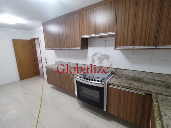 Imagem Locação de apartamento com 4 dormitórios sendo 2 suites uma com hidromassagem e closet no bairro do Gonzaga em Santos (SP) por R$.8.500,00 !