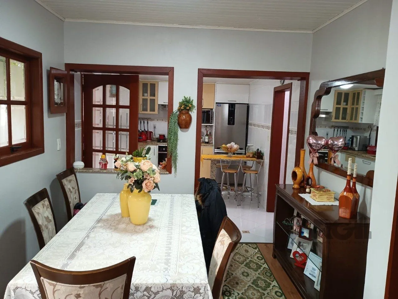 Imagem Casa 2 dormitórios, vagas de garagem, Bairro Parque da Matriz