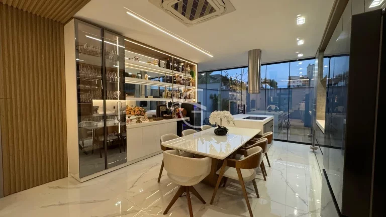 Imagem CASA RESIDENCIAL em JOINVILLE - SC, SANTO ANTÔNIO
