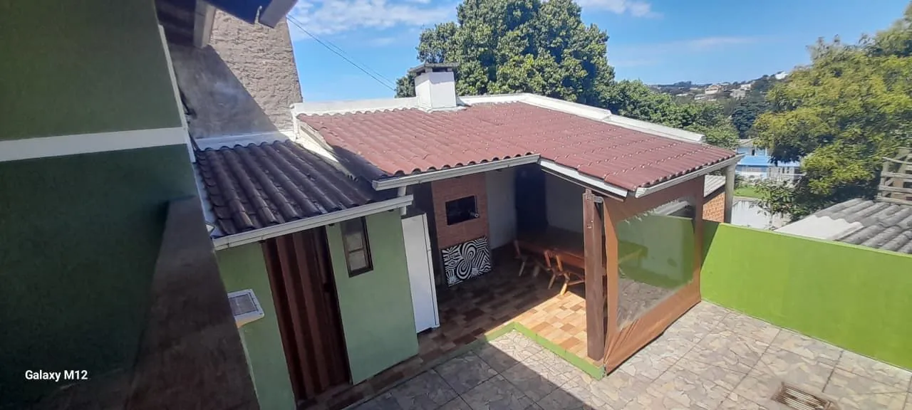 Imagem Casa com 02 quartos e 01 vaga no Bairro Cavalhada