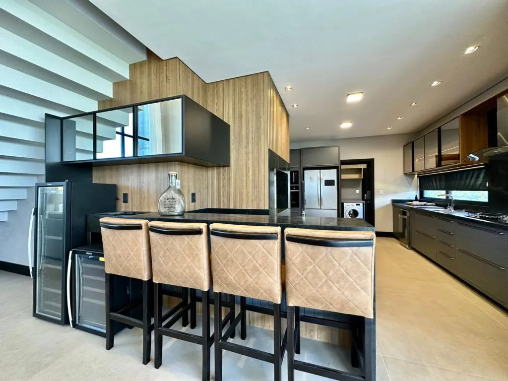 Imagem Casa em Condominio 4 Dormitórios - Bairro Atlantida Sul