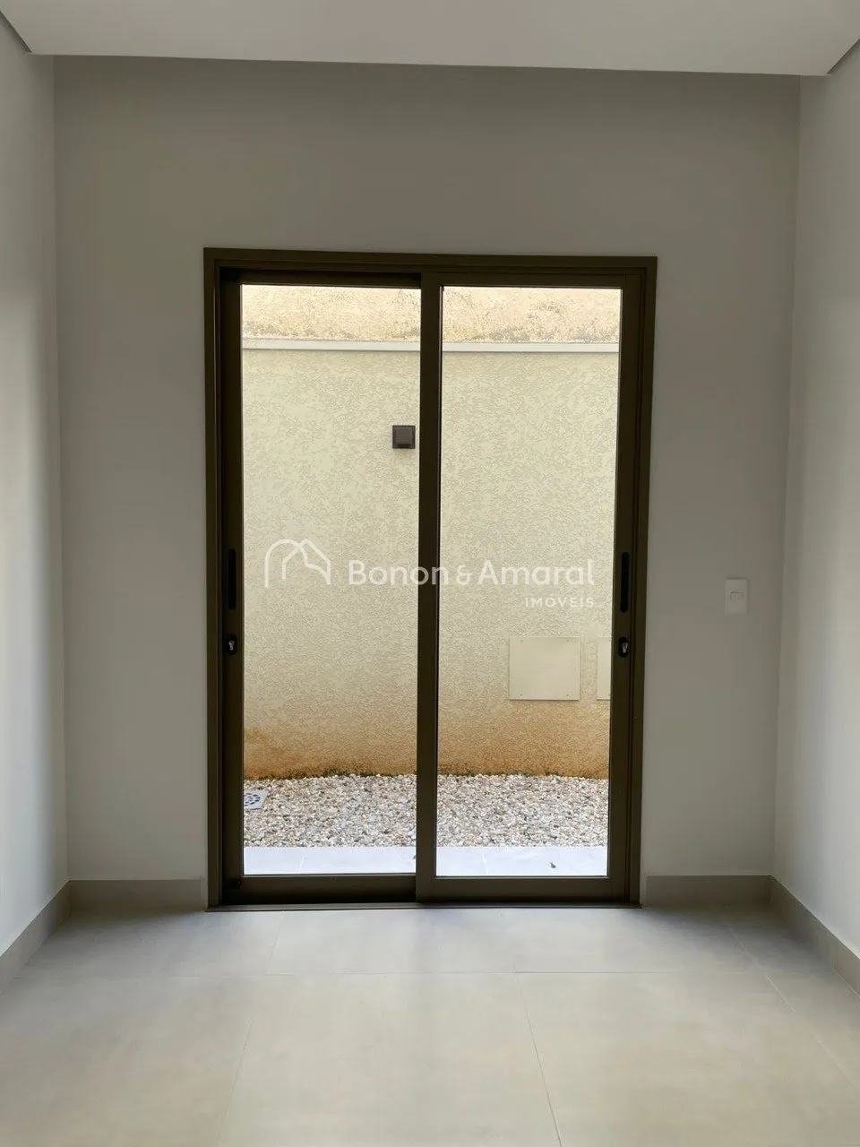Imagem Casa em Condomínio Exclusivo no Parque das Universidades - Design Moderno e 3 Suítes ao lado da PUC