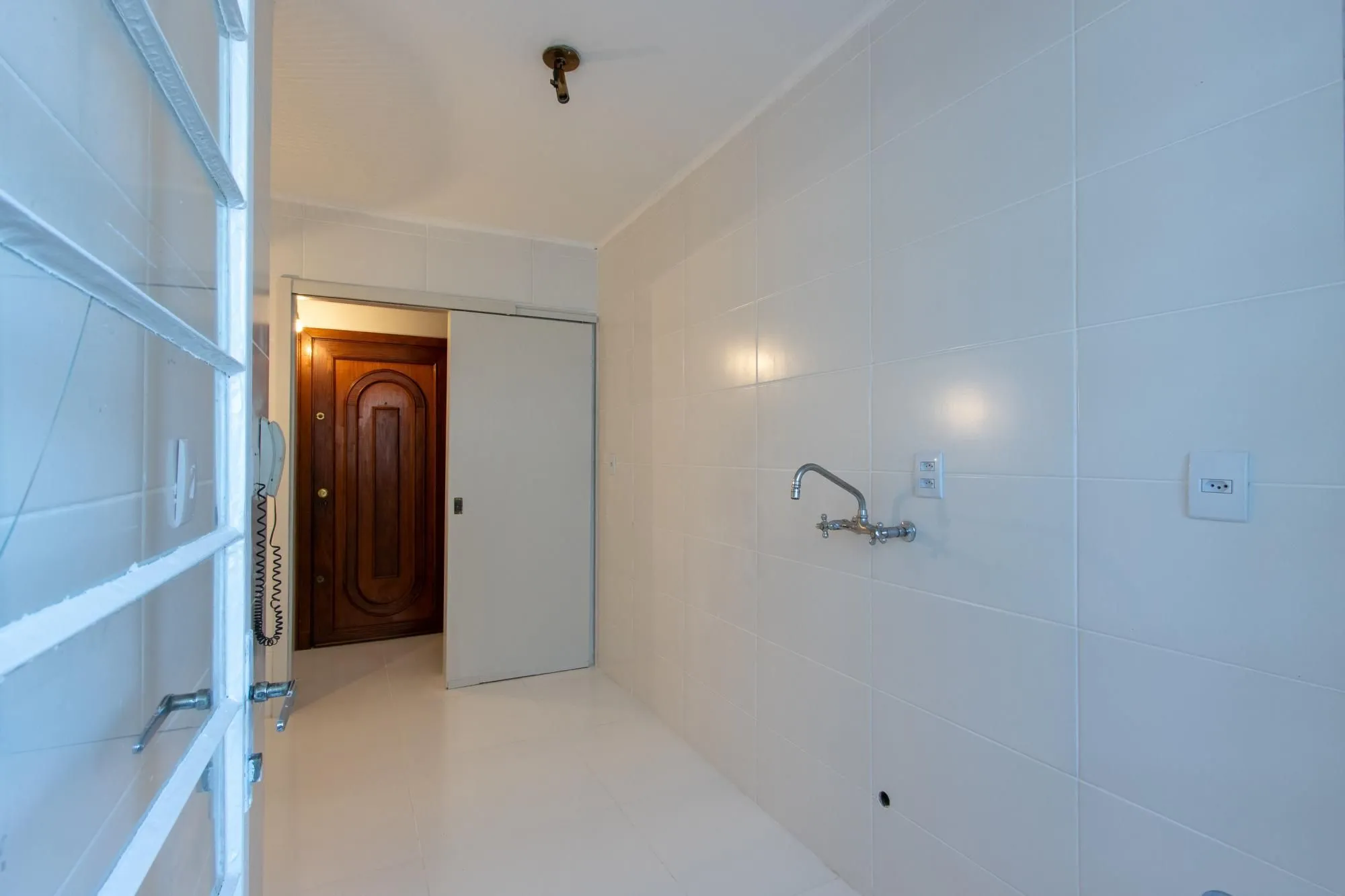 Imagem Apartamento 3 quartos, reformado, condomínio com infraestrutura - Bairro Cristal