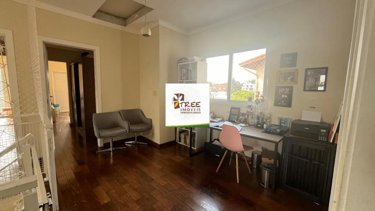Imagem VENDA DE SOBRADO NO CONDOMÍNIO HILLS III, EM ARUJÁ/SP, 521m² com 05 suítes, piscina, sala ampla, quintal de 200m² e 06 vagas. CONSULTE-NOS.