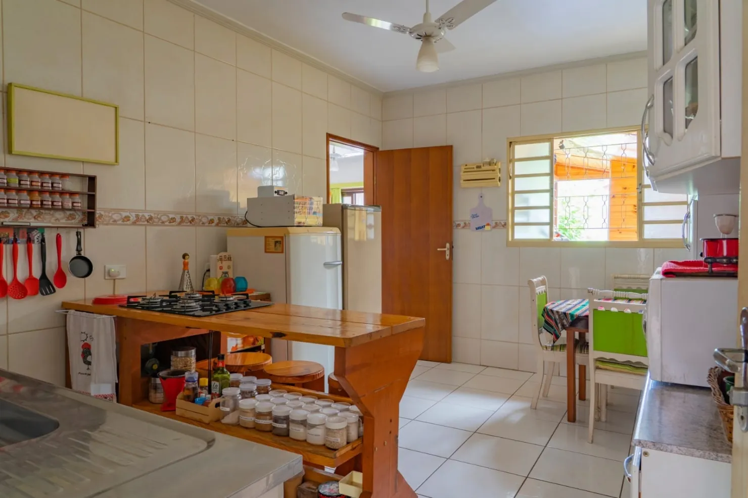 Imagem Casa à venda 3 Quartos, 2 Suites, 2 Vagas, 250M², Residencial Novo Horizonte, Taubaté - SP