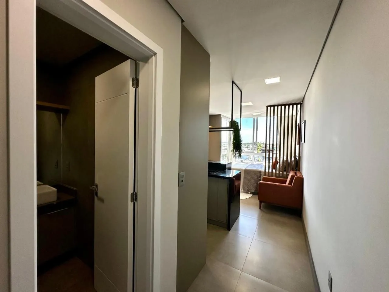Imagem Excelente Studio mobiliado com vaga coberta no Living Resort House