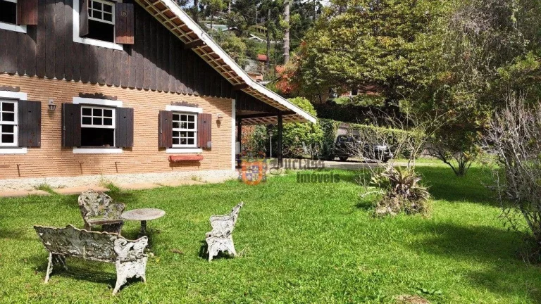 Imagem Casa com 5 dormitórios à venda, 223 m² por R$ 1.300.000 - Alto Do Capivari - Campos do Jordão/SP