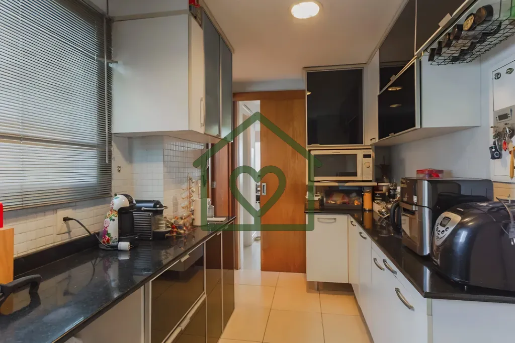 Imagem Localizado no prestigiado bairro Três Figueiras, em Porto Alegre, este apartamento no condomínio U...