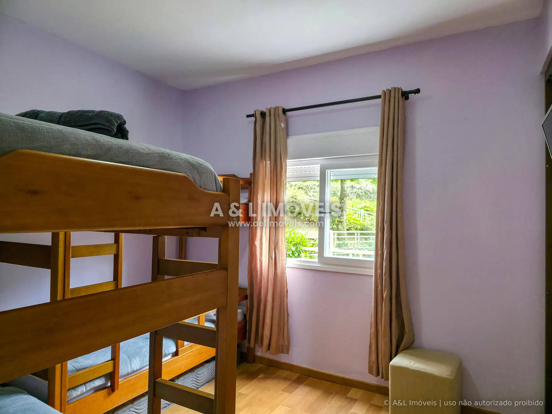 Imagem Apartamento em Campos do Jordão | Lareira e Vista para o Vale