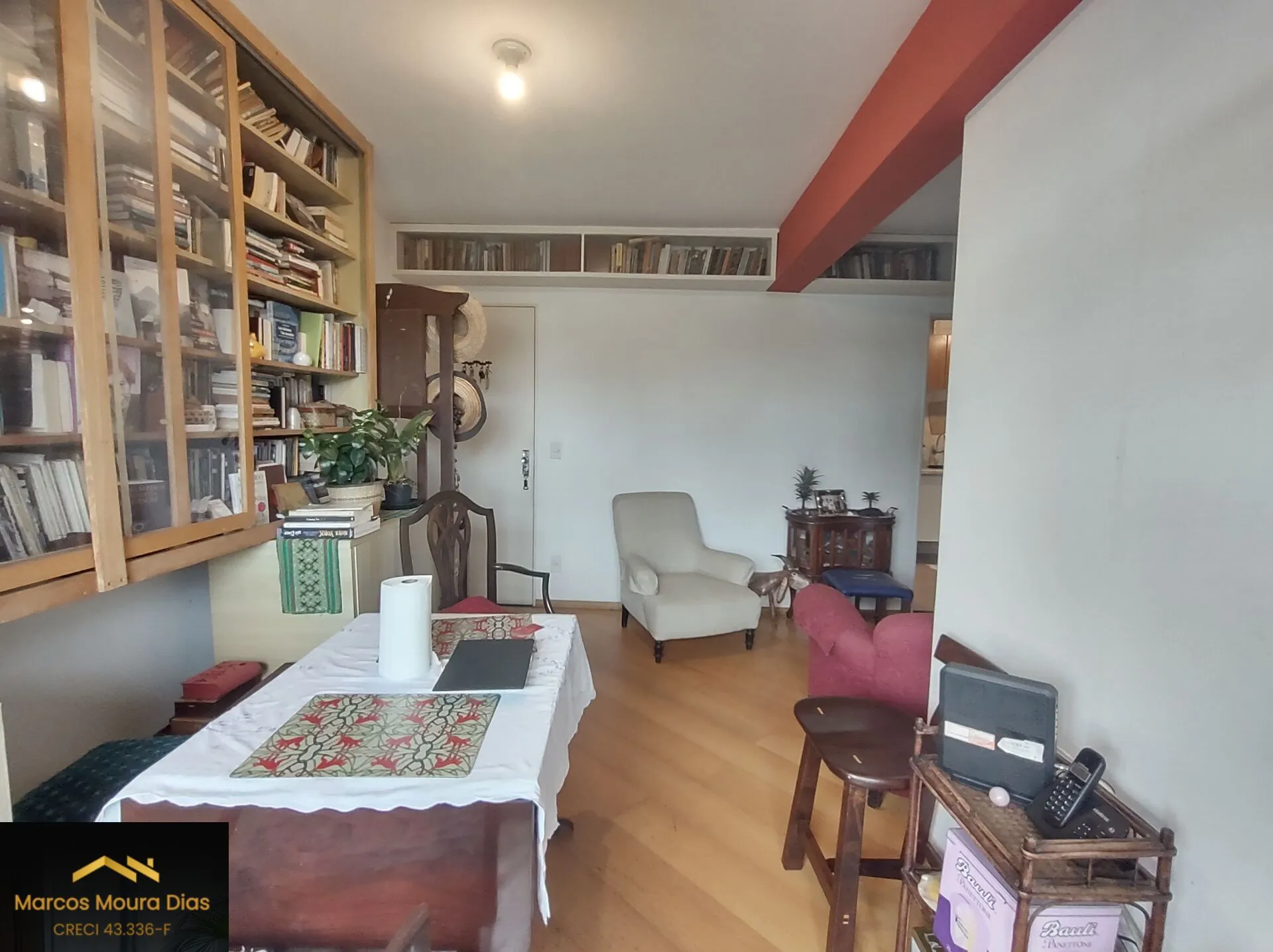 Imagem Apartamento Via Gomes ( Butantã), sala com Varanda, 3 Dormitórios, 2 Banheiros, 1 Vaga, Prédio com Lazer, Portaria 24 hs e Gerador